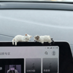 Lazy Kitty Dashboard Decor – 2 Piece Figurine Set