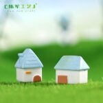 Miniature Village Cottage House Figurine Set (6-Piece) - Image 2